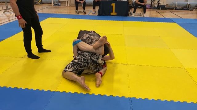 2 схватка( круговая система из 3-х человек  Карен Оганесян - Васильев Максим( Titan Bjj)