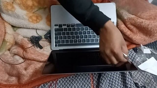 How To Put Screen Protector On MacBook | MacBook Air & MacBook Pro