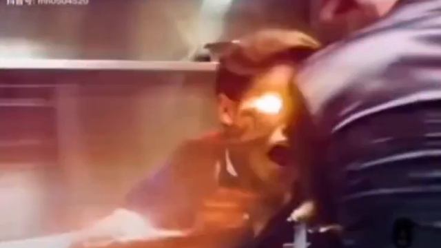 Это человек на лет 22 года он сам герой смотреть онлайн