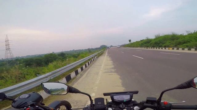 JAWA PERAK 334 BS6 VS TVS APACHE RTR 200 4V BS6 LONG RACE смотреть онлайн