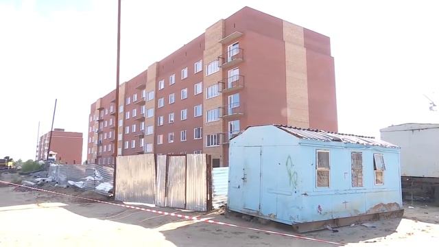 В Костанае новостройка в буквальном смысле трещит по швам смотреть онлайн