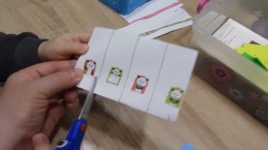 Ножницы для детей / как научить ребенка резать ножницами / задания