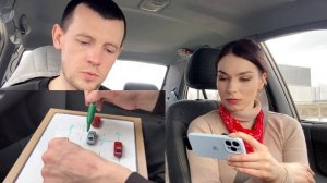 Инструктор по вождению. Урок  1. Девушка за рулём .