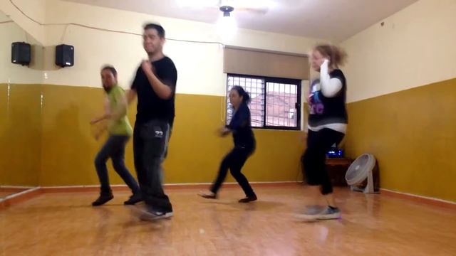 Samba Squad - É Pra Valer (Coreografía Zumba) смотреть онлайн