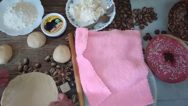 ВАТРУШКИ С ТВОРОГОМ И КАСИЧКА С ЕЖЕВИКИ (Vatrushka Englis Subtitles) смотреть онлайн