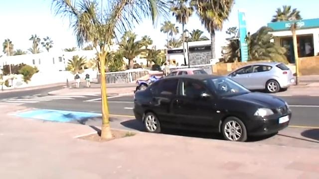 ИСПАНИЯ: Мужик в юбке на Канарах смотреть онлайн