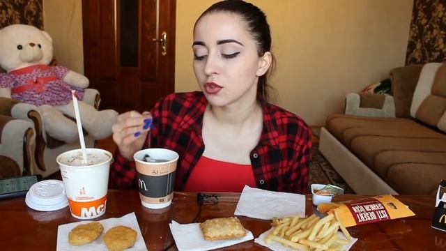 МЕНЮ ЗА 180РУБ MCDONALDS MUKBANG КАРТОШКА ФРИ, НАГГЕТСЫ, ДЕСЕРТ смотреть онлайн