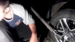 Как выкрутить колесную гайку (остаток обломанной секретки) 30.05.2017