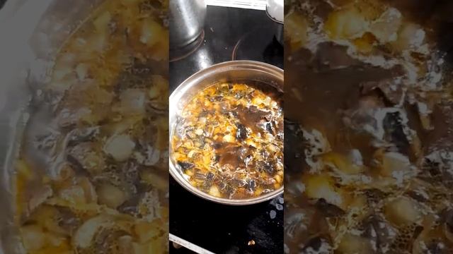 суп из сушёных грибов.