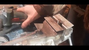 Установка анкерного болта с секретом (хитрость от проворота в отверстии).