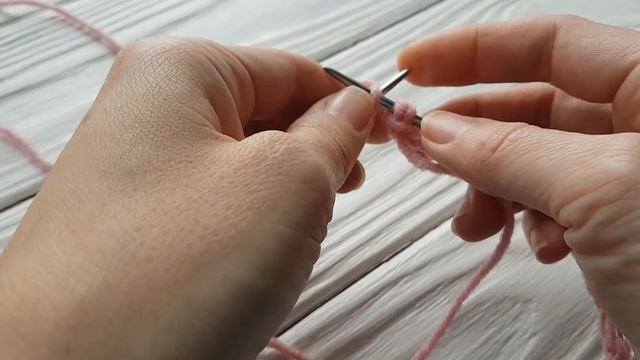 Красивое соединение петель при круговом вязании спицами смотреть онлайн