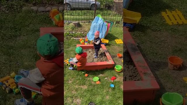 Новая песочница на даче смотреть онлайн