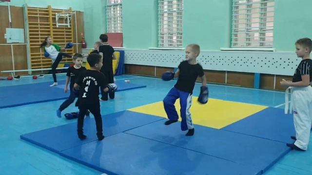 Омск, пр-т К.Маркса, 38а Цирк смотреть онлайн