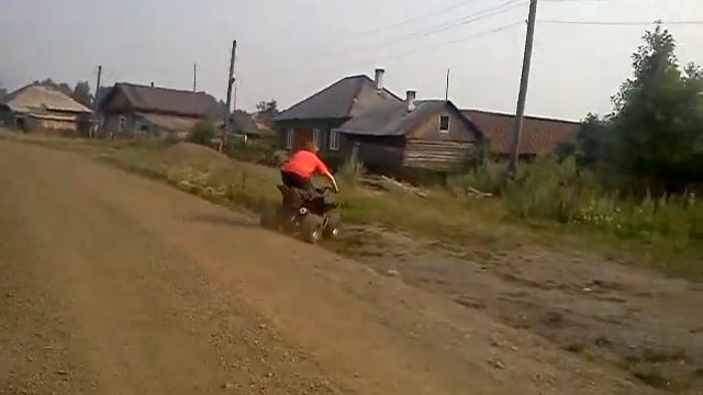 Стант на квадроцикле смотреть онлайн