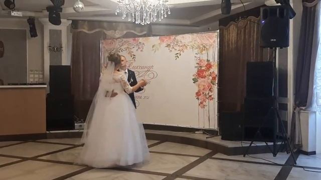 ПЕСНЯ ПО ИСТОРИИ - Александр и Екатерина. Свадебный танец, под песню, написанную нами. смотреть онлайн