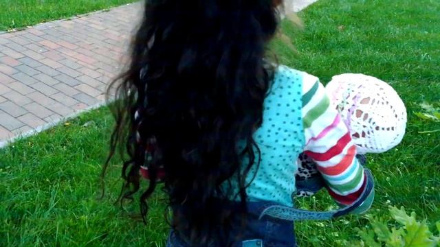 Ляля на высоких каблуках на прогулке с куклой Беби Бон Как Мама смотреть онлайн