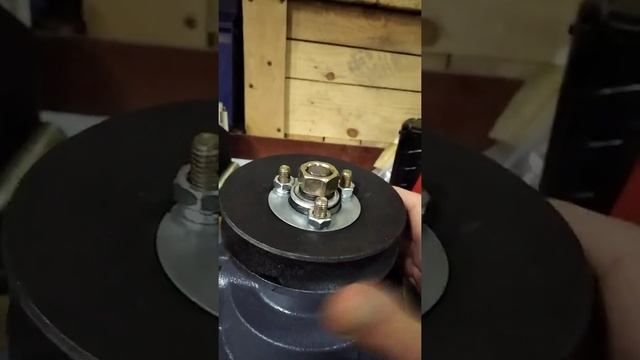 ЯМЗ 236-1307010-А3 старого образца. Обзор насоса водяного. смотреть онлайн