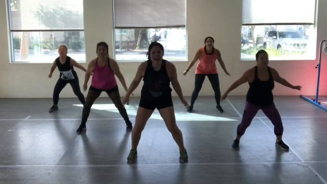 Backin it up by Pardison Fontaine ft Cardi B || Cardio Dance Party with Berns смотреть онлайн
