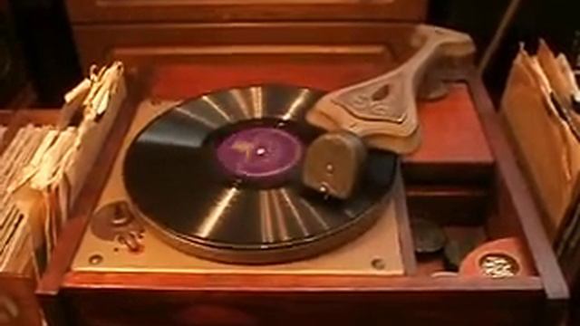 Поет Л. Утесов ,,Будьте здоровы! ,, смотреть онлайн