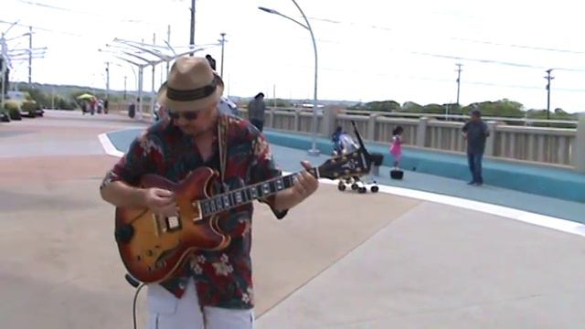 Roland Cube Street EX Secret Agent Man смотреть онлайн