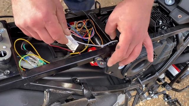 Установка сигнализации и Usb зарядки на Racer XVR