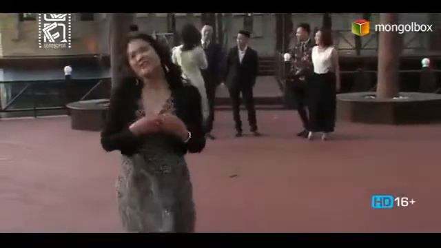 Гурван найз ОАК - Хайж явсан уу? смотреть онлайн