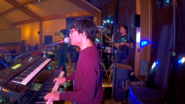 REO Speedwagon "TAKE IT ON THE RUN" live cover version смотреть онлайн