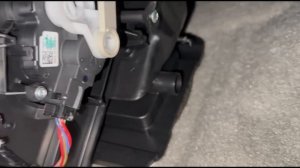 Замена салонного фильтра Nissan Qashqai 2022