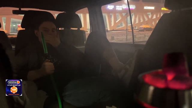 АНДРЕЙ И МУХАНДЖАН КУРЯТ КАЛЬЯН В НОВОЙ ГАЗЕЛИ - Follentass, MuhanJan смотреть онлайн