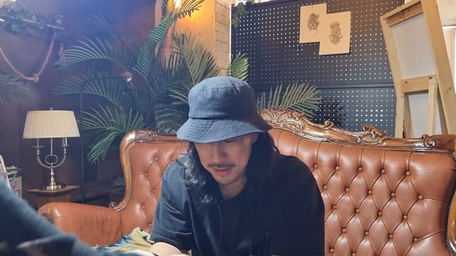 [C.C자막]타투계의 잉크를 생성했다. 특유의 향내음에 취하다! 2탄 일을 하는 자는 성취에만 집중하지만 일을 즐기고 미친 자는 정말 그 계통에 정점을 찍는다.