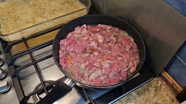 Вы будете в восторге! Куриная печень под сливами с кисло сладким вкусом.