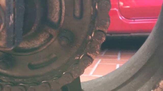 How do I tighten the chain on sv1000s смотреть онлайн