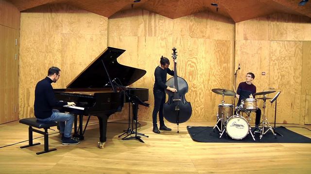 Max Petersen Trio - Take Easy Thai смотреть онлайн