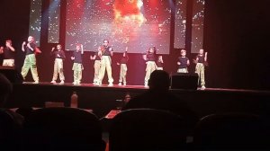 Тренд «падали но поднимались»