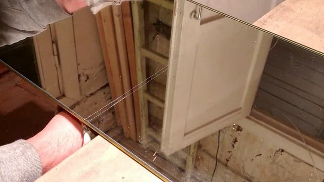 Режу зеркало ручным масляным стеклорезом ТС 90 смотреть онлайн