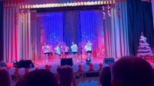 танец"счастливое детство"