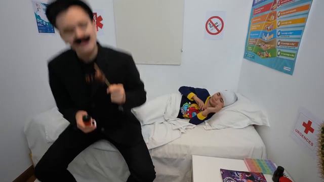 5 FAÇONS DE FAIRE PASSER DES BONBONS À L'HÔPITAL ! #2 смотреть онлайн