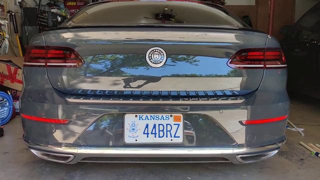 Arteon with European dynamic turn signals installed and operational смотреть онлайн