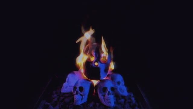 Gothmas Flaming Skull Yule Log - 10 Hours Holiday Halloween Christmas Fireplace Ambiance Screensave смотреть онлайн