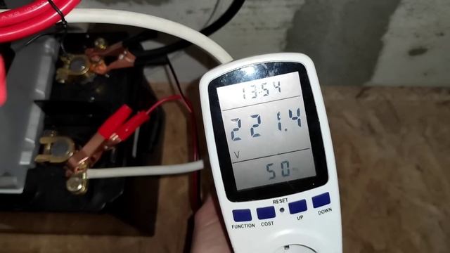 Автомобильный инвертор с честной мощностью 12-220 вольт. Электричество дома и в дороге. смотреть онлайн