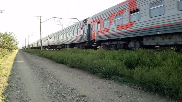 Электровоз ЭП1М-746 с поездом Адлер-Самара смотреть онлайн