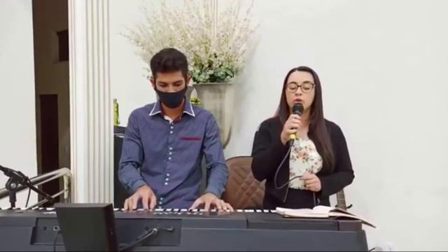 Harpa Cristã 210 - Fala fala Senhor - Cantora Erica Ferraz смотреть онлайн