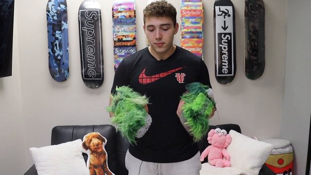 FIRST LOOK: NIKE FLEA 1 CPFM GRINCH IN HAND!!! смотреть онлайн