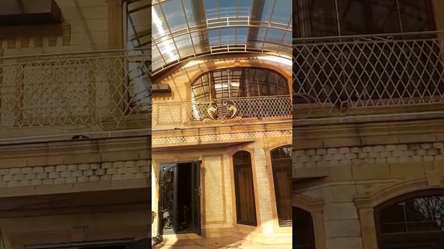 Навес и кованные перила на балкон. смотреть онлайн