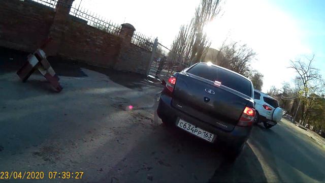 Саратов Уроды понаставили своих корыт не пройти смотреть онлайн