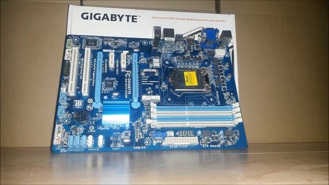 Gigabyte GA-H77-DS3H Unboxing