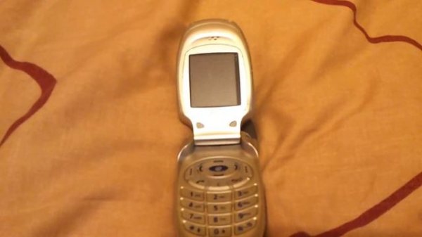 Samsung T100 Retro Mobile Flip Phone (Review)