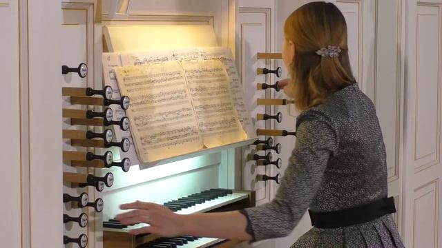 Иоганн Себастьян Бах - Прелюдия и Фуга BWV546 07.06.2016 Ирина Розанова (орган) смотреть онлайн