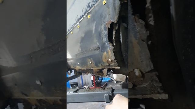 Кузовной ремонт Hyundai Starex. Замена порогов.  Автосервис Предел Красногорск