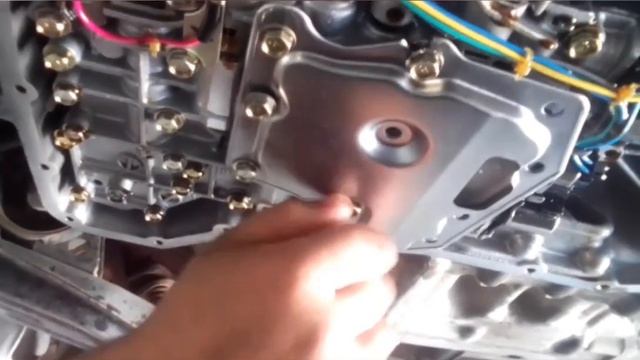 Замена несъёмного фильтра АКПП на Nissan Sunny, Tida, Almera. смотреть онлайн